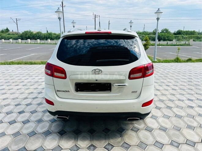 Hyundai Santa Fe-5