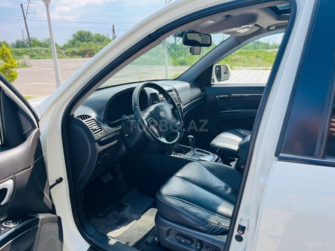 Hyundai Santa Fe-13
