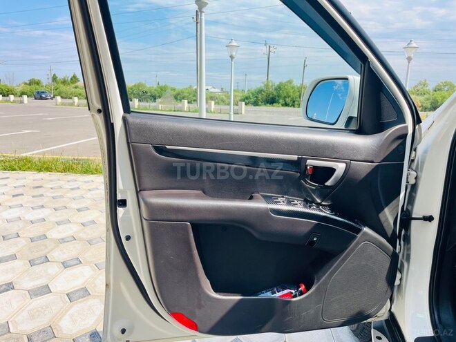 Hyundai Santa Fe-15