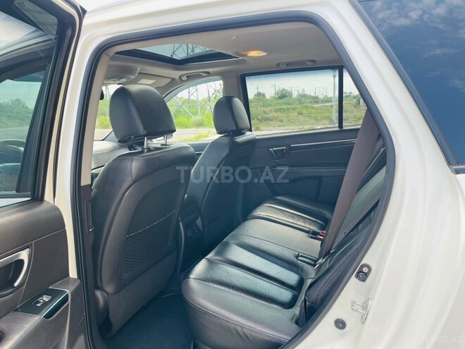 Hyundai Santa Fe-12