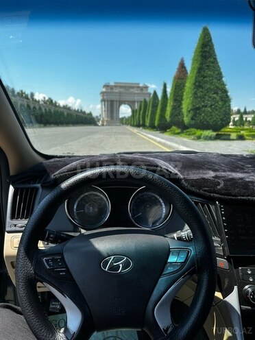 Hyundai Sonata-10