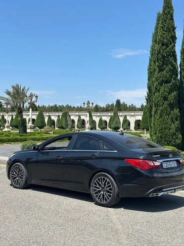 Hyundai Sonata-4