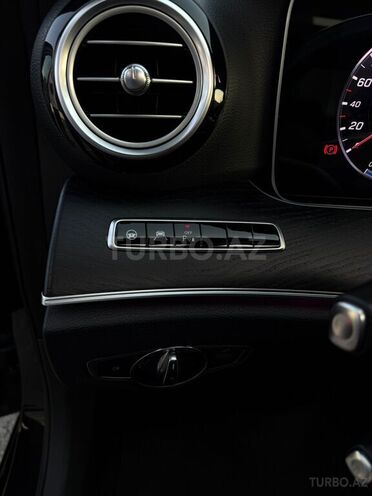 Mercedes E 200 4MATIC-15