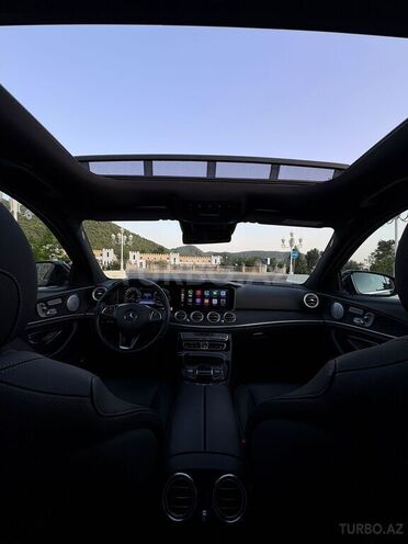 Mercedes E 200 4MATIC-8