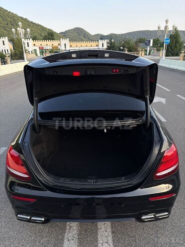 Mercedes E 200 4MATIC-6