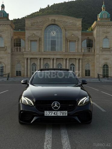 Mercedes E 200 4MATIC-1
