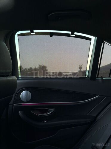 Mercedes E 200 4MATIC-12