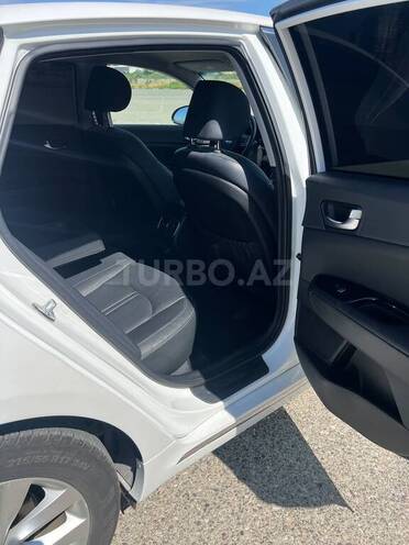 Kia K5-17