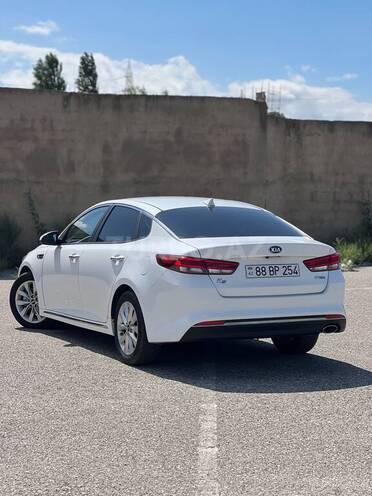 Kia K5-10