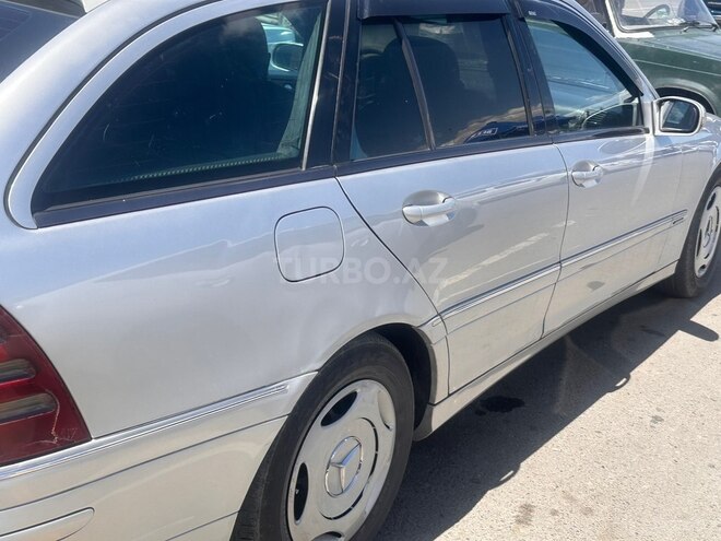 Mercedes E 220-4
