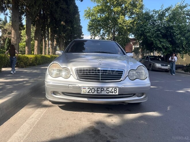 Mercedes E 220-1