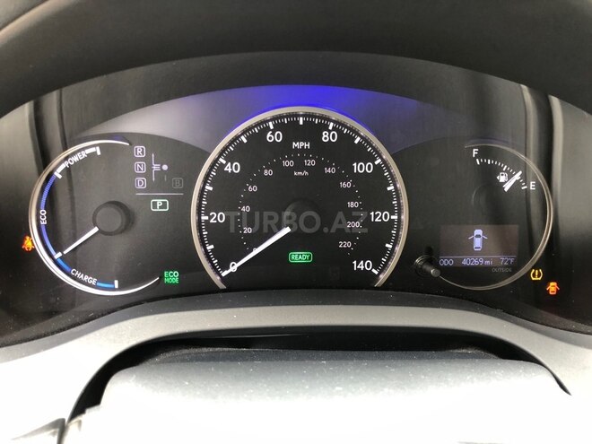 Lexus CT 200h-3