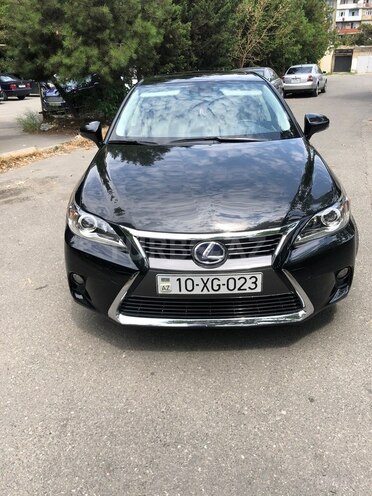 Lexus CT 200h-1