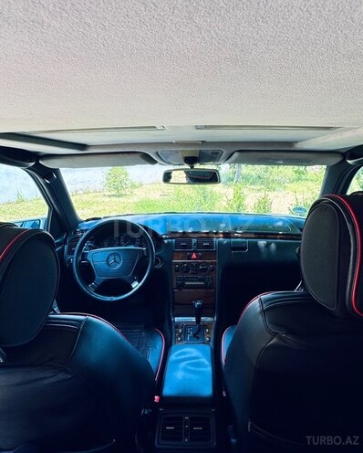 Mercedes E 240-7