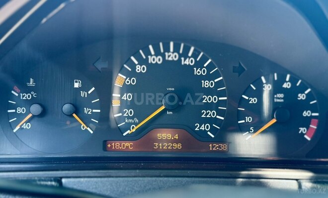 Mercedes E 240-9