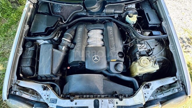Mercedes E 240-12