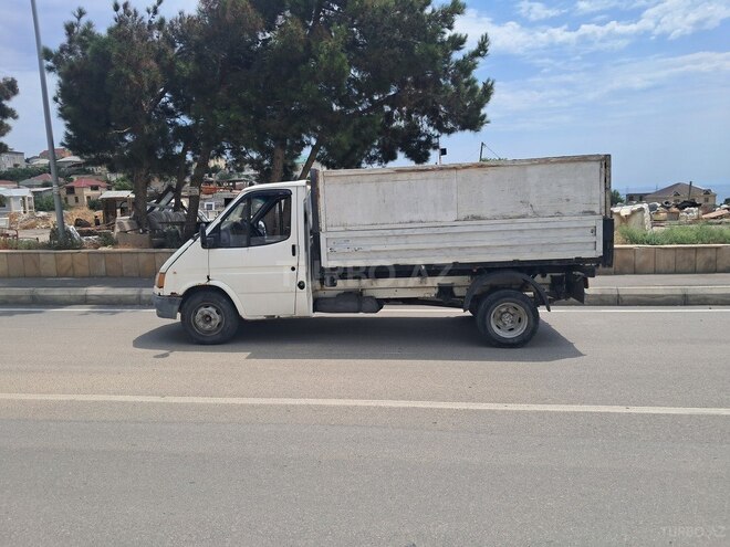 Ford Transit-4