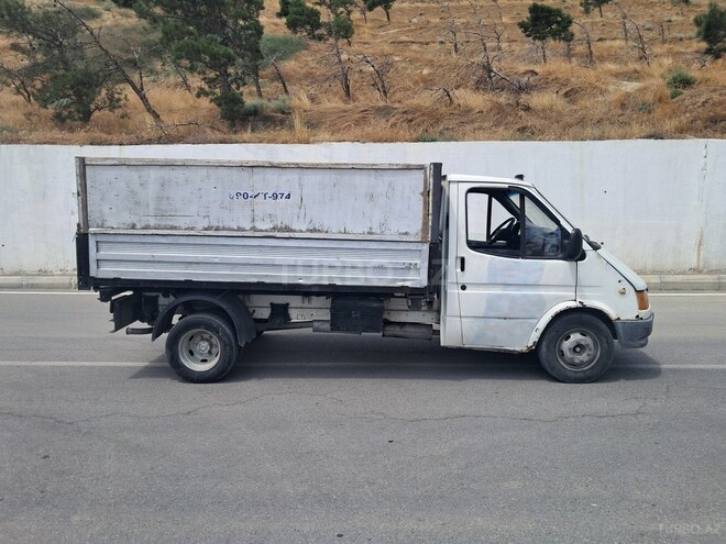 Ford Transit-5