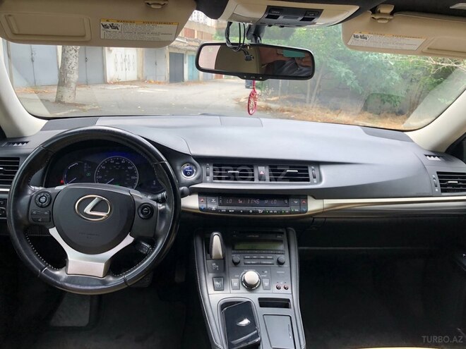 Lexus CT 200h-5