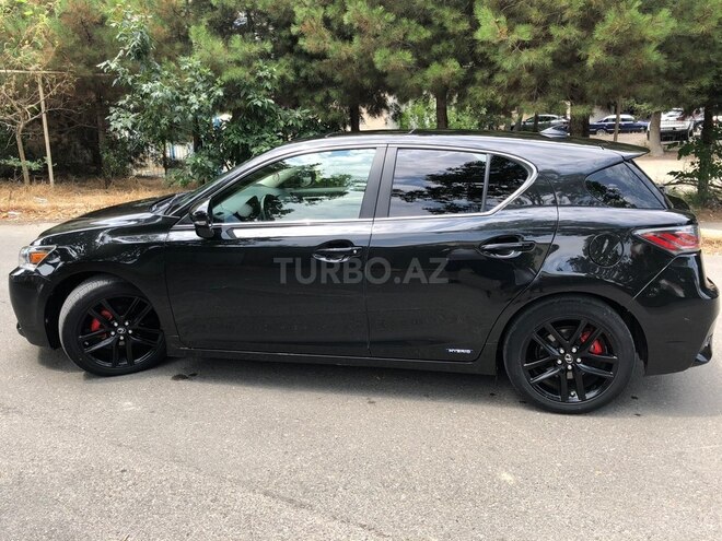 Lexus CT 200h-8