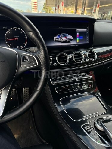 Mercedes E 220 d-4