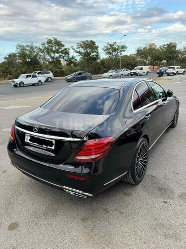 Mercedes E 220 d-11