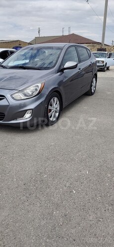 Hyundai Accent-7