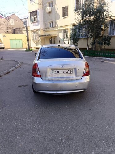 Hyundai Accent-3