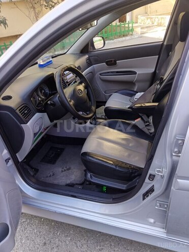 Hyundai Accent-8