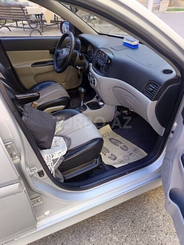 Hyundai Accent-10