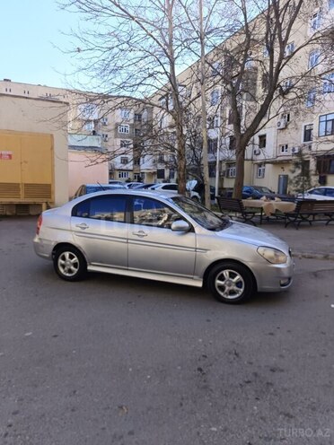 Hyundai Accent-5