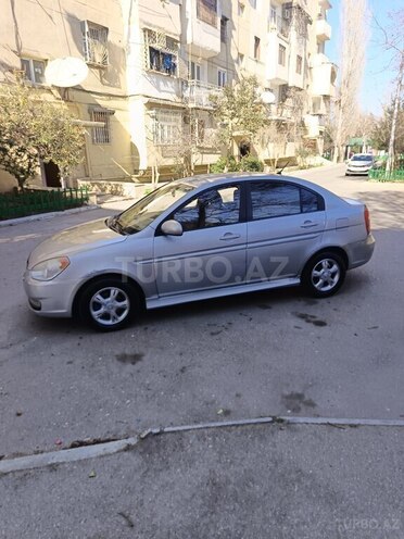 Hyundai Accent-6