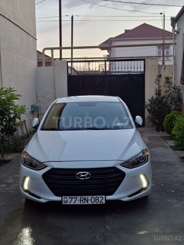 Hyundai Elantra-1