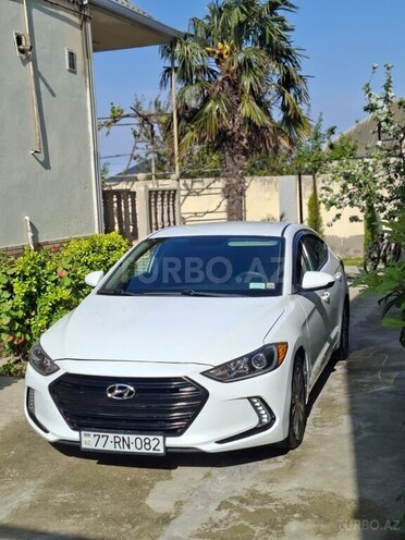Hyundai Elantra-6