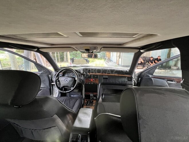 Mercedes E 240-7