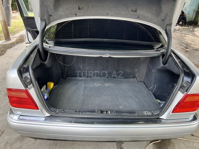 Mercedes E 240-10