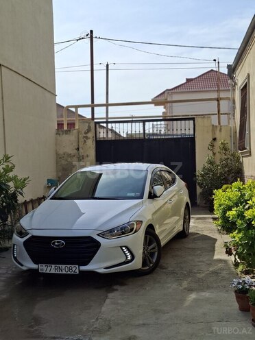 Hyundai Elantra-7