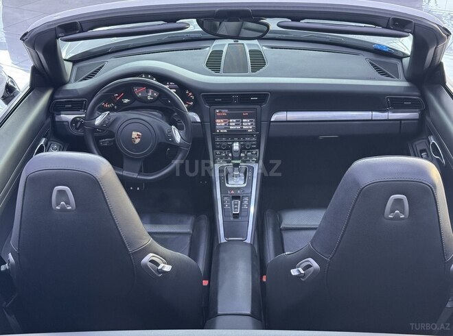 Porsche 911 Carrera 4S-15