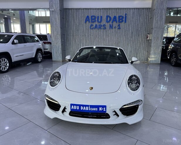 Porsche 911 Carrera 4S-3