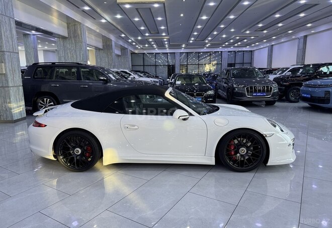 Porsche 911 Carrera 4S-8