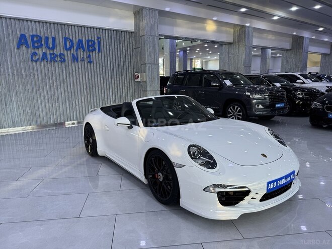 Porsche 911 Carrera 4S-5