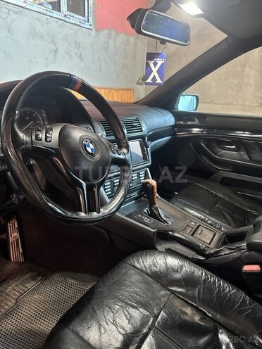 BMW 523-4