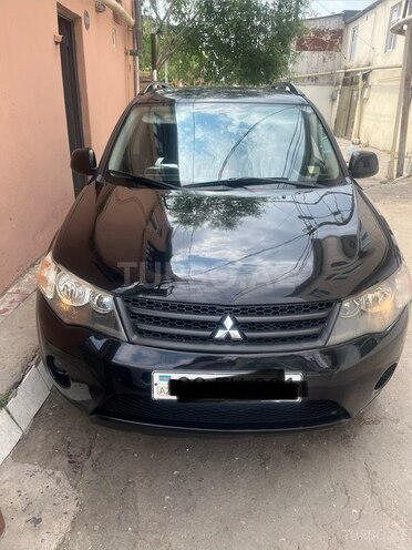 Mitsubishi Outlander-1