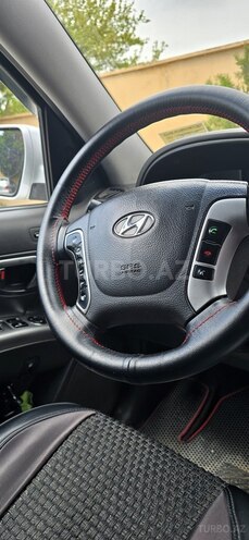 Hyundai Santa Fe-12