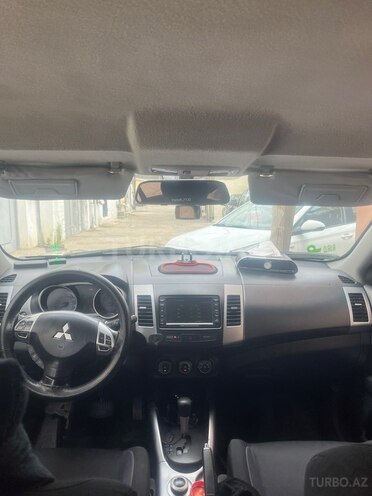 Mitsubishi Outlander-3