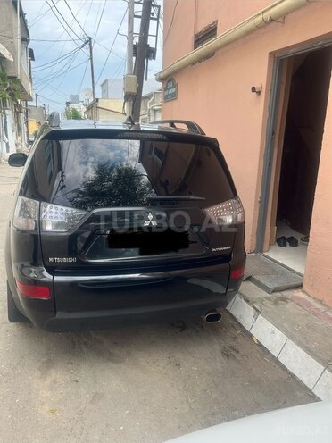 Mitsubishi Outlander-2