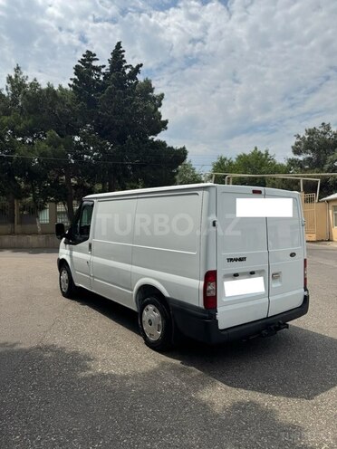 Ford Transit-5