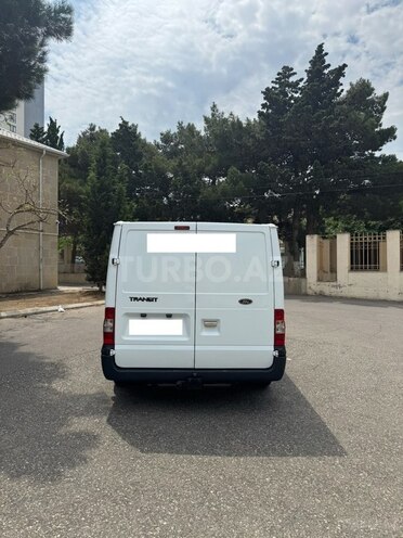 Ford Transit-4