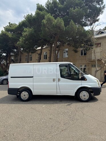 Ford Transit-7