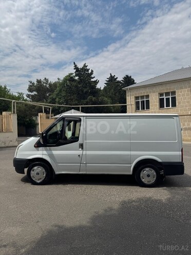 Ford Transit-8